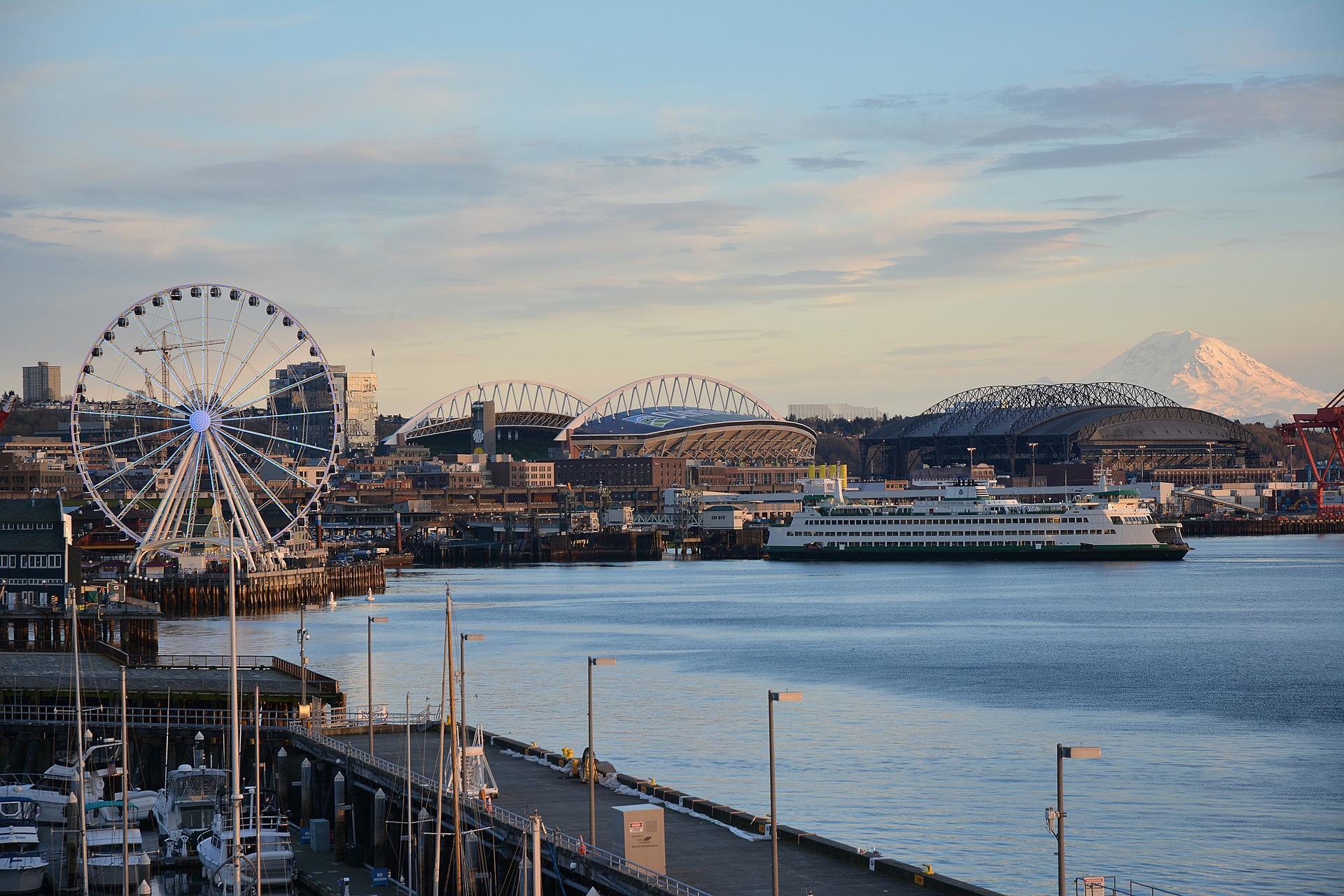 View of great wheel, ferry and Mt. Rainier, 