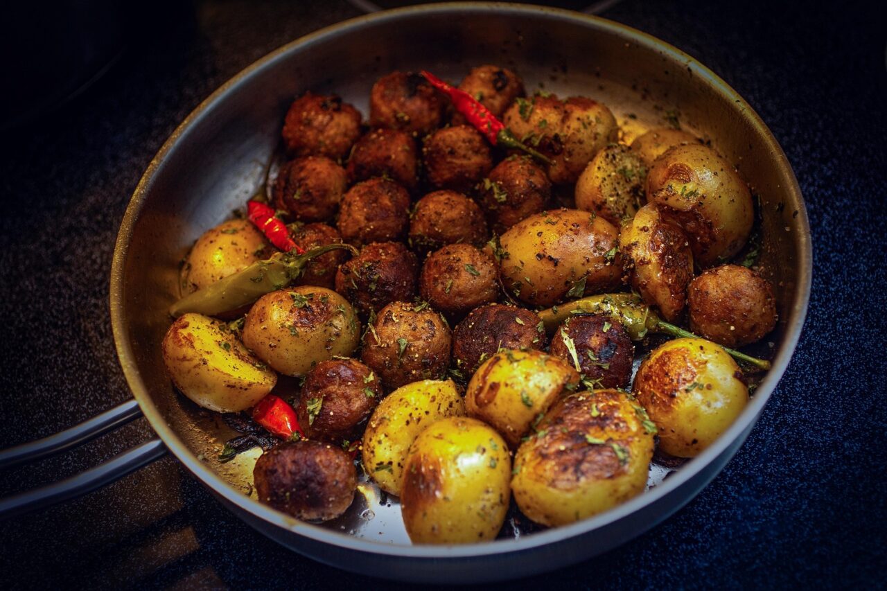 Swedish meatballs with fried potatoes, 