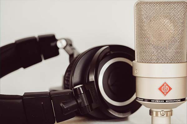 Photo of microphone and headphones